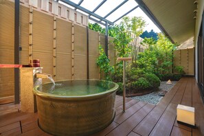 Chambre traditionnelle, 2 salles de bains (JPN Style, Open-air bath, Garden) | Vue du balcon