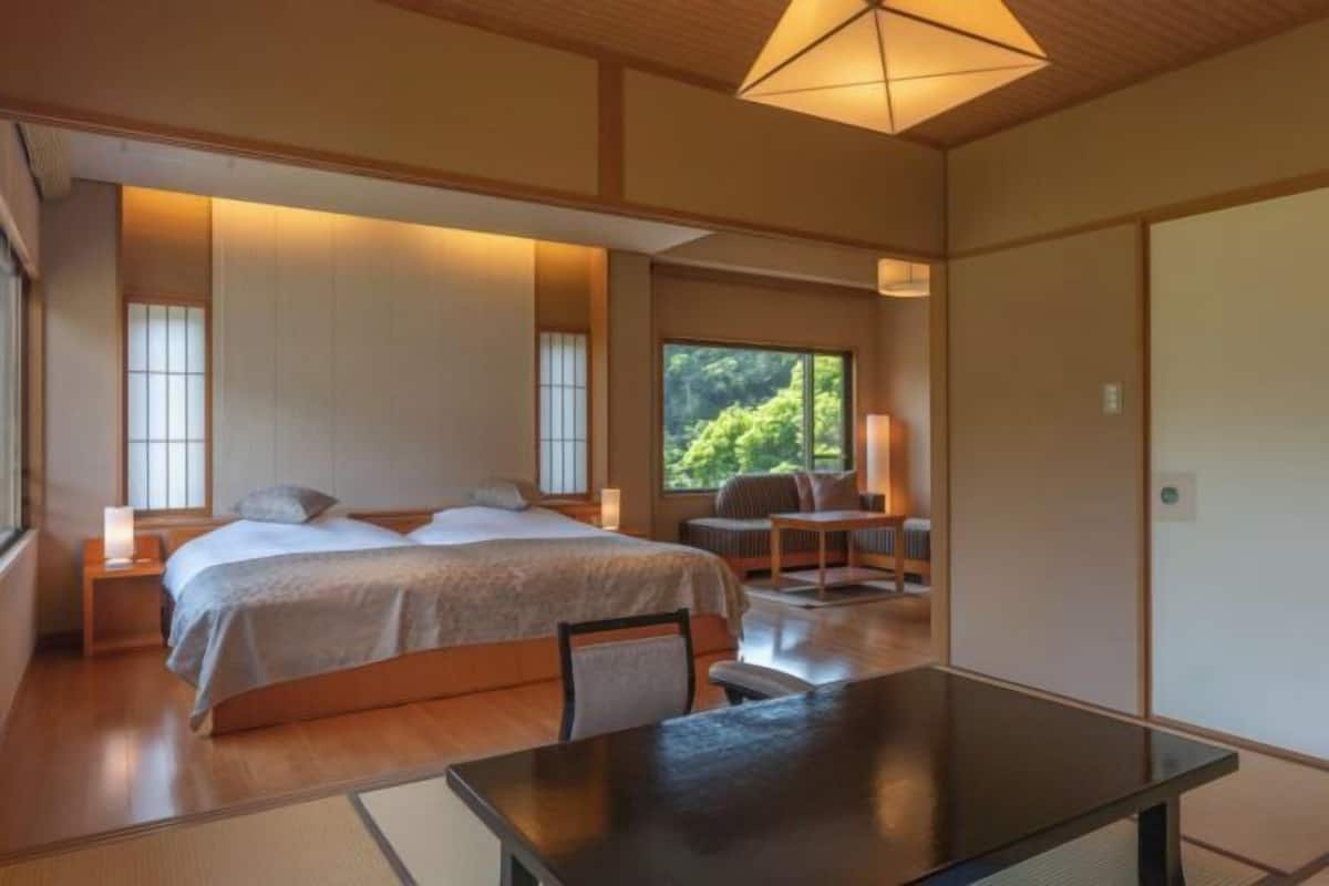 1 bedroom, premium bedding, down duvets, in-room safe