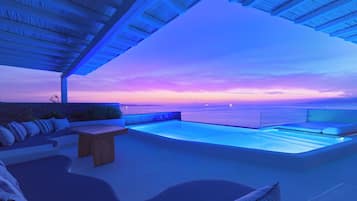 GOLDEN VILLA 2BEDROOM WITH POOL | Terraza o patio