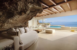 GOLDEN VILLA 2BEDROOM WITH POOL | 客房内保险箱、遮光窗帘、隔音、熨斗/熨板