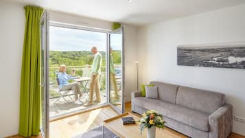 Flat-screen TV, heated floors