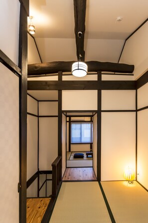 Suite | 2 bedrooms, down comforters, in-room safe, desk - RESI STAY Tomaroka Mongakucho (Kyoto)