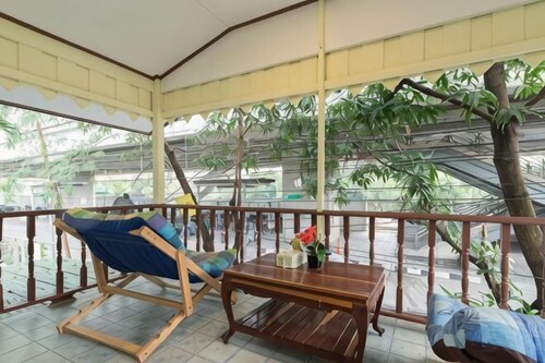 Nang Ta Yon @ Ban Thap Chang Hostel