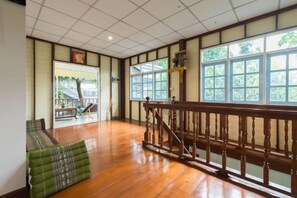 Interior - Nang Ta Yon @ Ban Thap Chang Hostel (Bangkok)