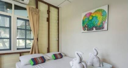 Nang Ta Yon @ Ban Thap Chang Hostel