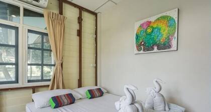 Nang Ta Yon @ Ban Thap Chang Hostel