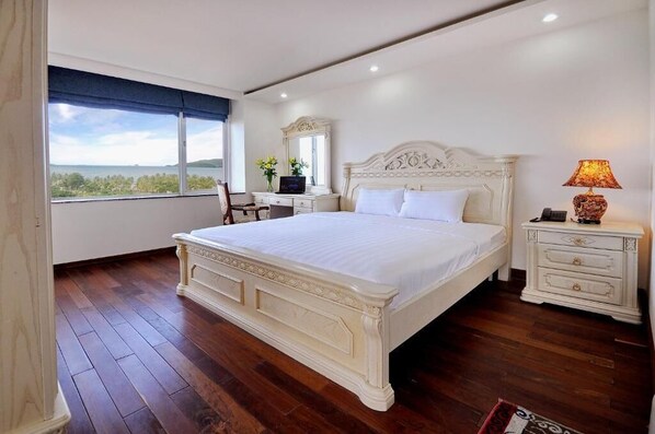 Minibar, in-room safe, desk, blackout curtains