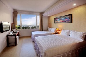 Minibar, in-room safe, desk, blackout curtains - 101 Star Hotel (Nha Trang)