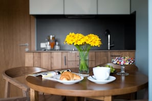 Appartement Deluxe | 6 chambres, bureau, système d’insonorisation, fer et planche à repasser