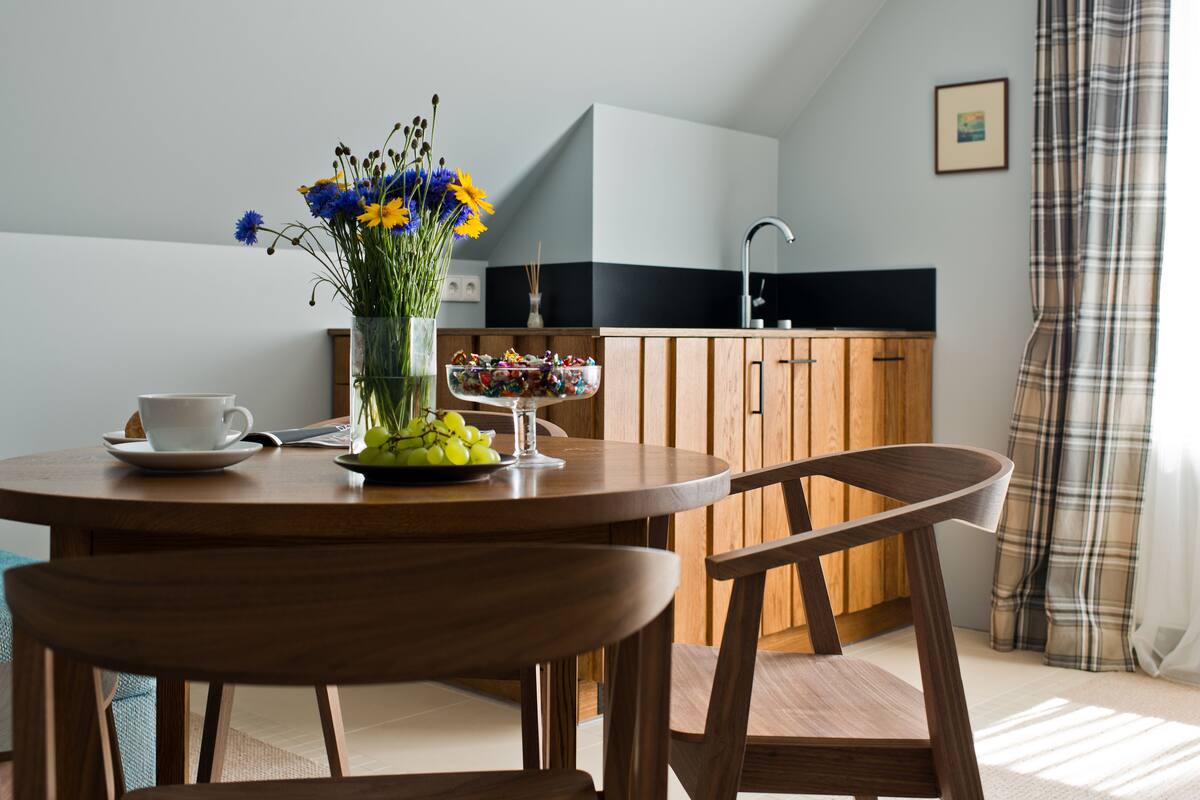 Appartement | Privékitchenette | Een koelkast, een kinderstoel