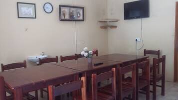 Daily cooked-to-order breakfast (USD 7 per person)