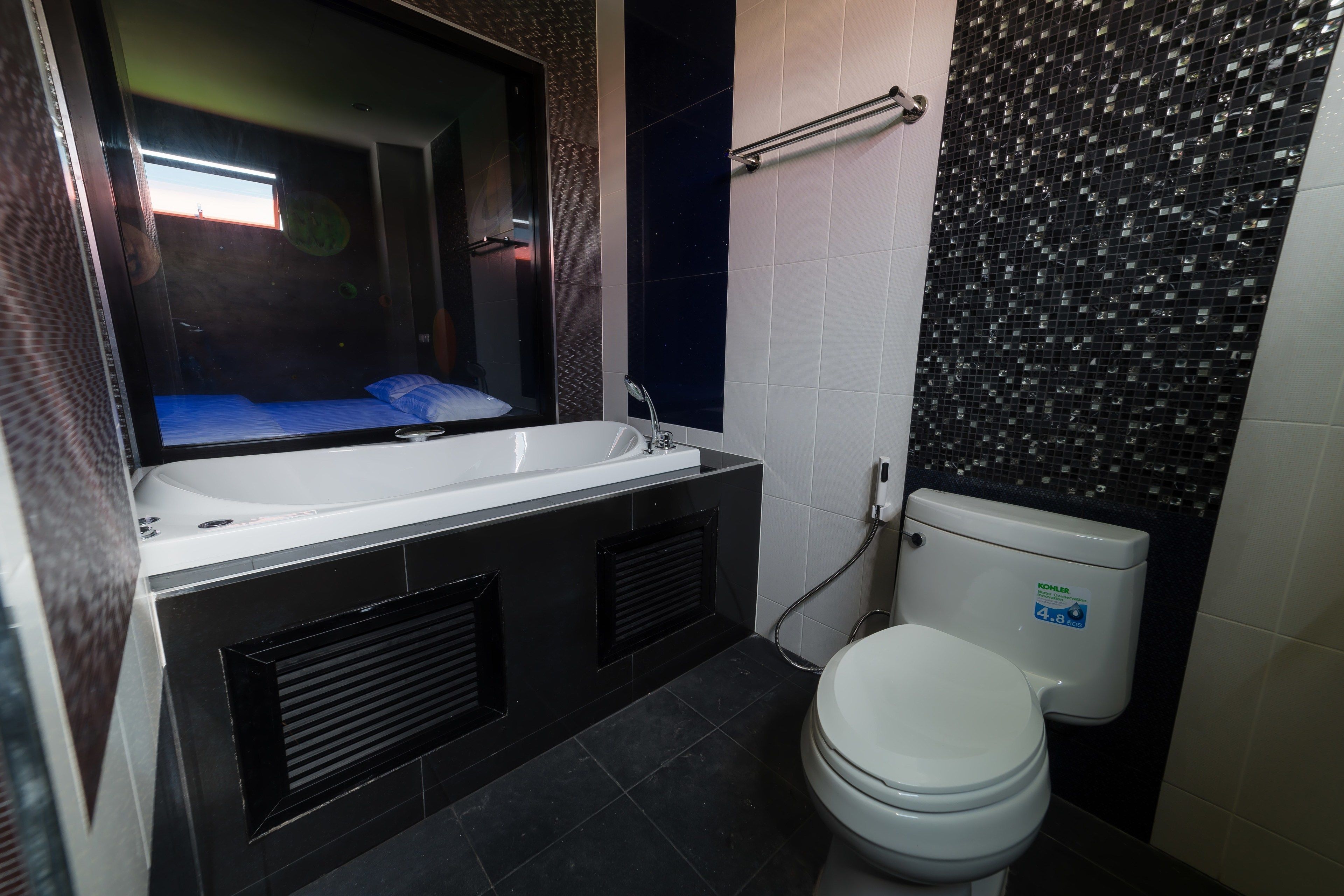 superior double room | bathroom | free toiletries, hair dryer, bathrobes, slippers
