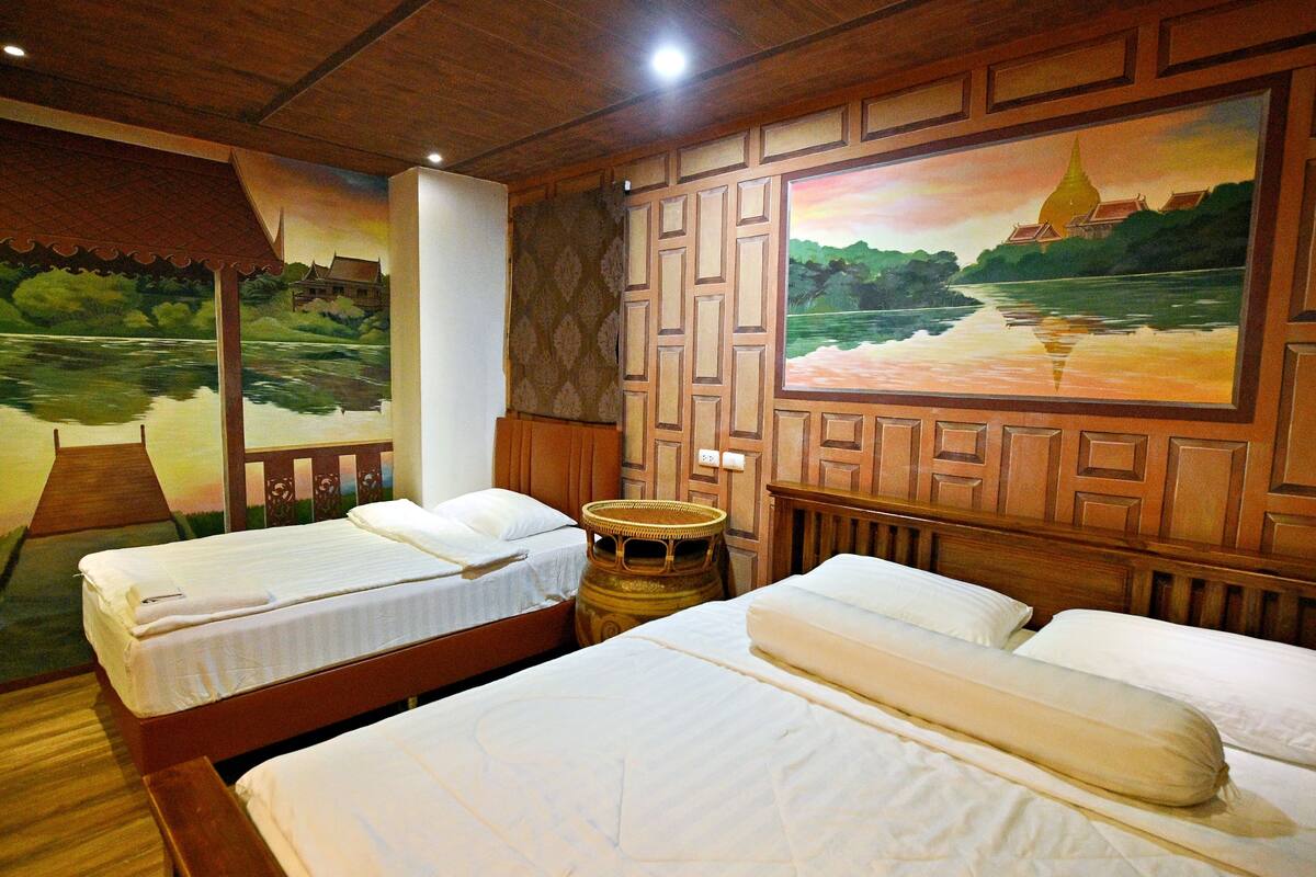 Superior Triple Room | มินิบาร์ฟรีบางอย่าง, โต๊ะทำงาน, ผ้าม่านกันแสง, Wi-Fi ฟรี