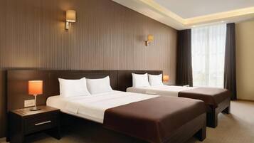 Schreibtisch, Bügeleisen/Bügelbrett, kostenloses WLAN