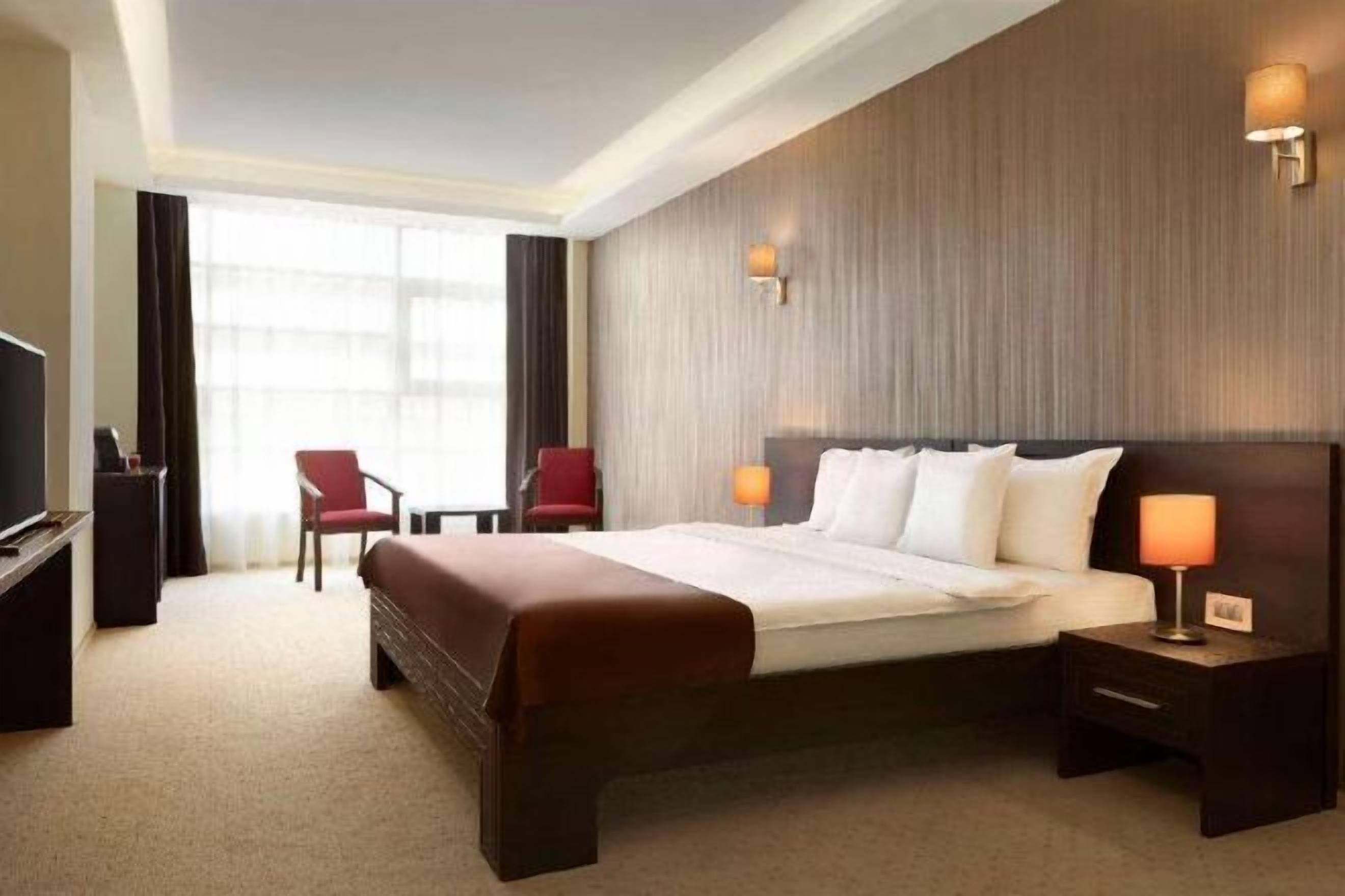 Desk, iron/ironing board, free WiFi