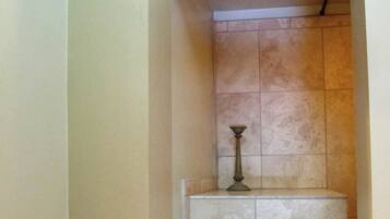 Comfort House, 2 Bedrooms, Mountainside | Bathroom | Shower, hair dryer, towels