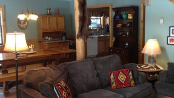 Comfort House, 3 Bedrooms, Mountainside | Living area | DVD player