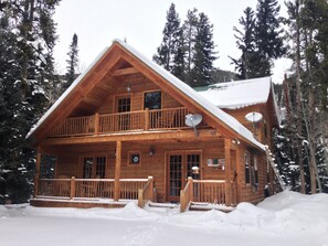 Front of property - Forest Creek Cabin 3 Bedroom Holiday Home By Pinon Vacation Rentals (Monarch)