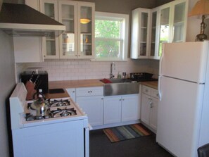 Fridge, microwave, coffee/tea maker