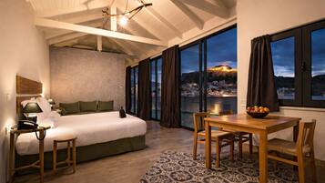 Junior Suite (Panoramic Acropolis View) | Hypo-allergenic bedding, minibar, in-room safe, desk