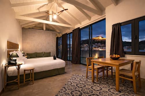 Junior Suite (Panoramic Acropolis View)