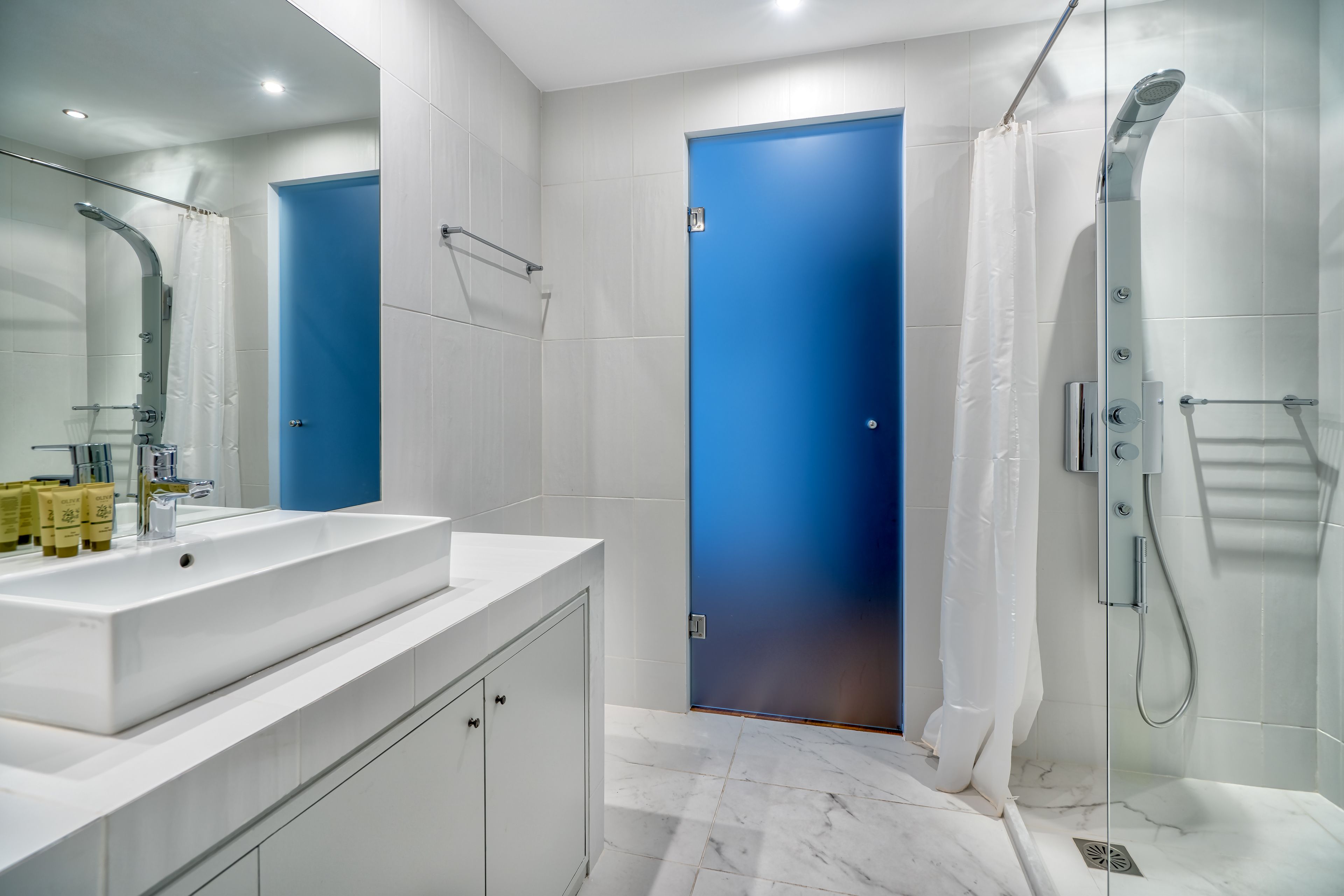 shower, free toiletries, hair dryer, bathrobes