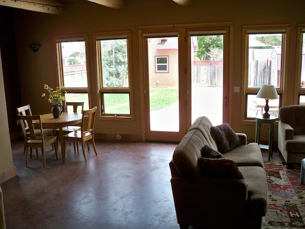 Comfort House, 4 Bedrooms, Mountainside | Living area