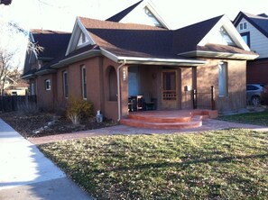 Comfort House, 4 Bedrooms, Mountainside | Front of property