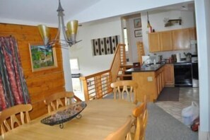 Repas dans la chambre
