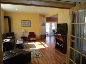 Living area - Mountain Modern 4 Bedroom Holiday Home By Pinon Vacation Rentals (Salida)