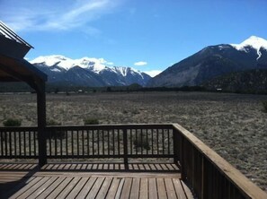 Mountain view - Mt Princeton Escape 1 Bedroom Holiday Home By Pinon Vacation Rentals (Nathrop)