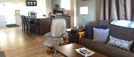 Comfort House, 2 Bedrooms, Mountainside | Living area