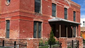 Bagian depan properti