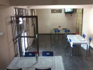 Spécialités Cuisine locale et internationale