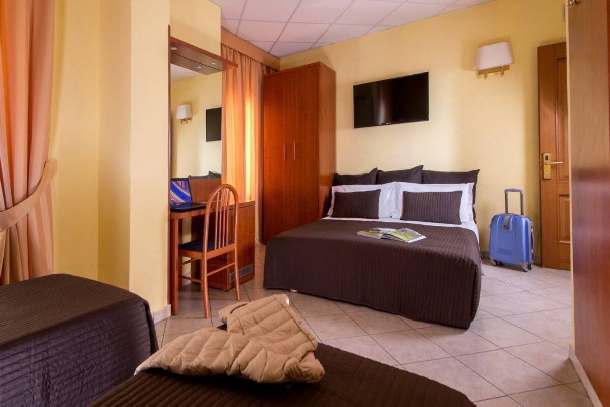 Quadruple Room | In-room safe, desk, soundproofing, free cots/infant beds