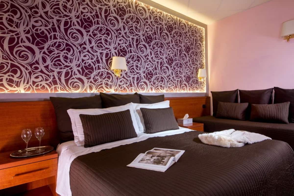 In-room safe, desk, soundproofing, free cots/infant beds