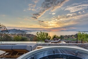 Bañera de hidromasaje privada