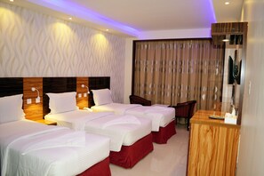 トリプルルーム | デスク、WiFi (無料)