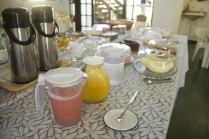 Free daily continental breakfast