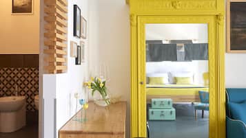 Quadruple Room | Minibar, desk, cots/infant beds, free WiFi