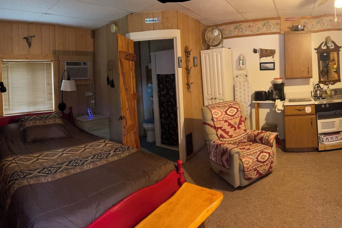 Huisje, 1 tweepersoonsbed (Cabin #5 ) | 1 slaapkamer, individueel gedecoreerd, individueel gemeubileerd