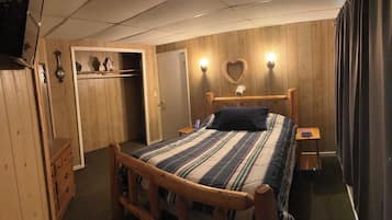 华丽小屋, 2 间卧室, 厨房 (Cabin #3) | 1 多间卧室、特色装修、特色家居、熨斗/熨衣板