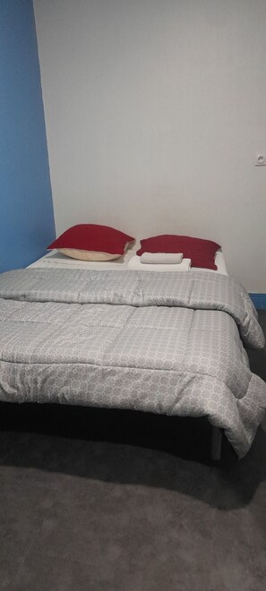 Economy Double Room | Free WiFi, wheelchair access - Hôtel des Andelys (Paris)