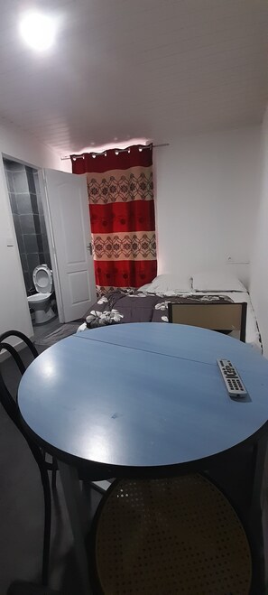Economy Double Room | Free WiFi, wheelchair access - Hôtel des Andelys (Paris)