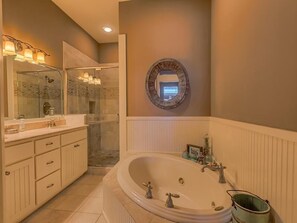 Apartment, 6 Bedrooms | Bathroom