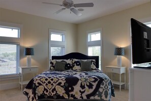 4 bedrooms, iron/ironing board, bed sheets - Captain Morgan (Port St. Joe)