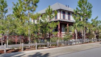 House, Multiple Beds (Captain Morgan) | Front of property