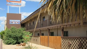 Vista frontal de la propiedad