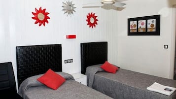 Verduisterende gordijnen, babybedden (toeslag), gratis wifi, beddengoed