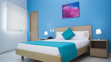 Double Room | In-room safe, desk, iron/ironing board, free WiFi